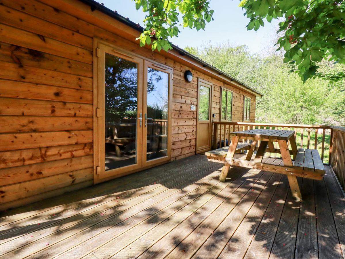 Lodge Two Truro Exterior photo